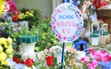 Hoa tươi, quà tặng đắt hàng ngày Quốc tế Phụ nữ 8-3